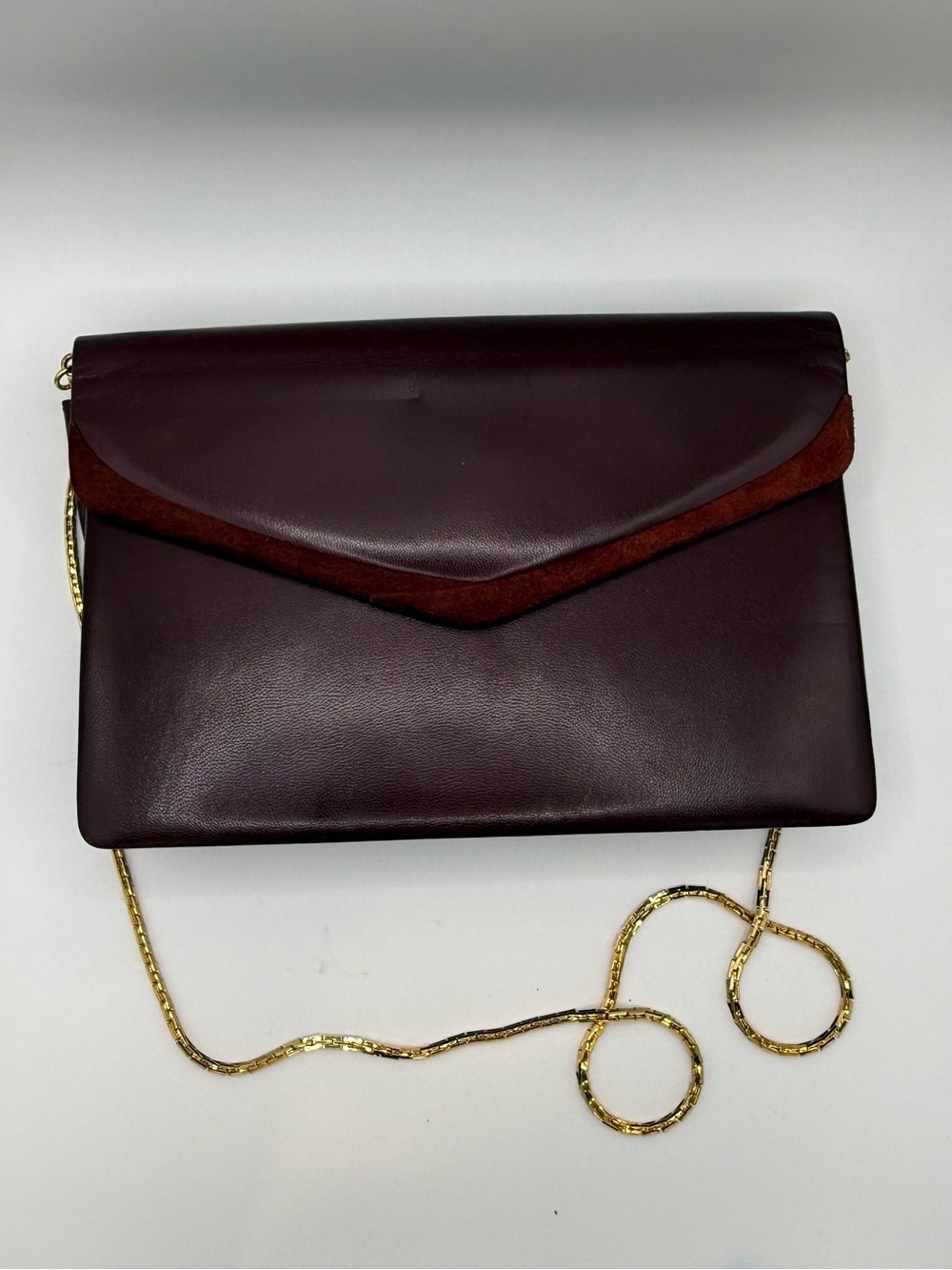 Oscar de la Renta Vintage Burgundy Leather Envelope Clutch with Gold Chain - Picture 5 of 14
